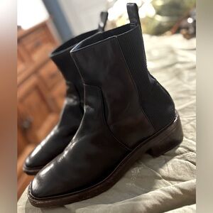 Tory Burch Black Leather Chelsea Boot Woemen's Size 7 M